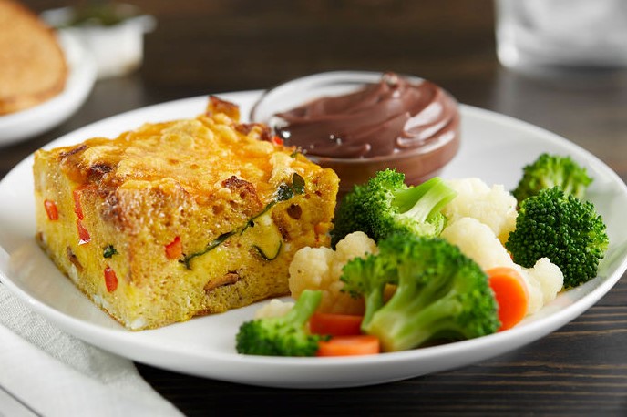 Egg, veggie, and cheese strata meal
